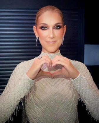 Céline Dion, uma das cantoras mais icônicas e premiadas do mundo, fez seu tão aguardado retorno aos palcos, emocionando milhões de espectadores ao redor do globo. (Foto: Instagram / @celinedion)