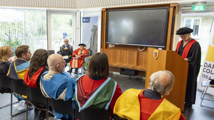 Naquele ano, um grupo de físicos da Universidade de Bristol, sob a liderança do professor Cecil Powell, estava envolvido na busca por novas partículas elementares no cosmos. (Foto: University of Bristol)