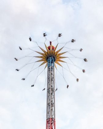 Supergirl Sky Flight parou de funcionar devido ao mau tempo. (Imagem: instagram @sixflagsmexico)