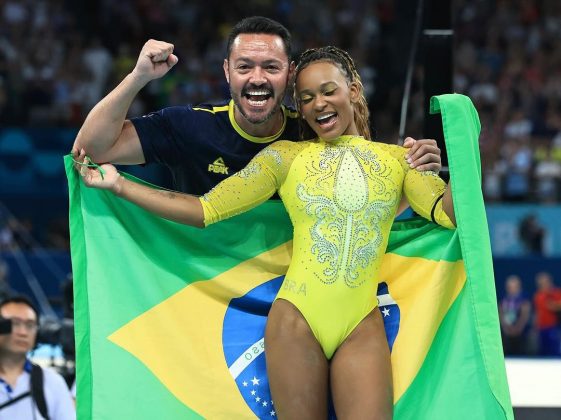 Rebeca Andrade, a atleta olímpica mais premiada do Brasil. (Foto: Instagram / @rebecarandrade)