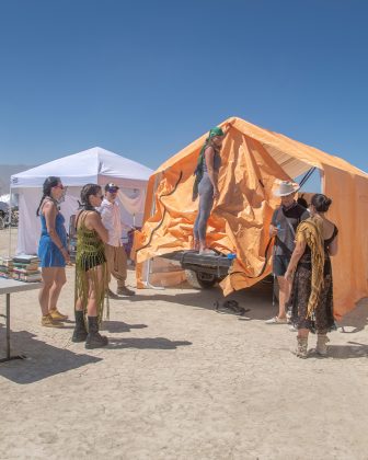 O festival confirmou a morte de uma participante, identificada como Kendra Frazer, de 39 anos. (Imagem: instagram @burningman)