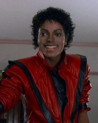 Michael Jackson interpreta um jovem que se transforma em lobisomem. (Imagem: reprodução instagram)