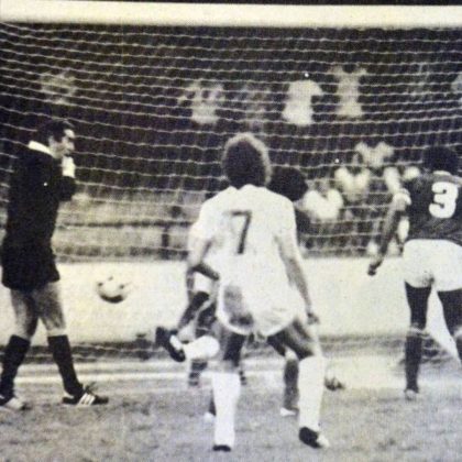 O árbitro José de Assis Aragão marcou um gol acidental em 1983. (Imagem: instagram)