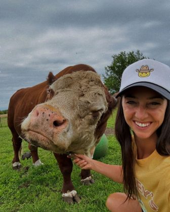 Laura decidiu compartilhar as histórias de Spud para espalhar alegria. (Imagem: instagram @spudbull125)