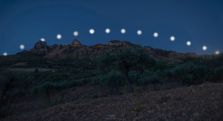 O fenômeno da dispersão da luz altera a coloração da Lua (Imagem: instagram marcella_giulia_pace)