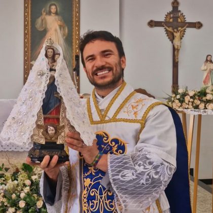 O padre Fabrício Rodrigues faleceu em um trágico acidente. (Imagem: instagram)