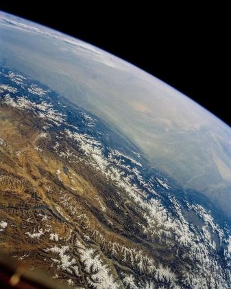 As imagens mostram a majestade das montanhas, com seus picos cobertos de neve e vales profundos. (Imagem: reprodução Instagram)