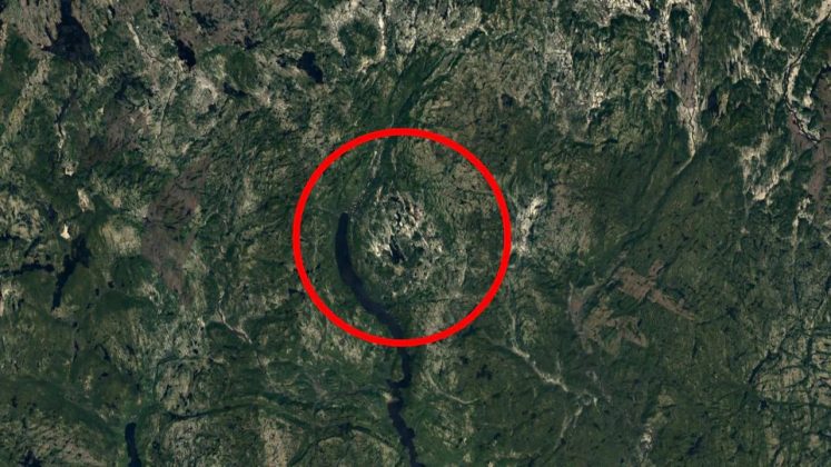 O montanhista Joël Lapointe descobriu uma imagem misteriosa no Google Maps (Foto: Google Maps)