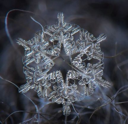 As fotografias de Kljatov documentam a precisão dos padrões da neve (Imagem: reprodução instagram)