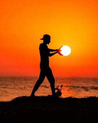 Ele descobriu uma maneira de registrar fotografias vibrantes usando a claridade do sol. (Imagem: reprodução instagram)