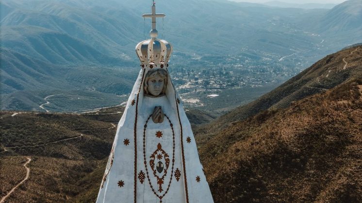 A recente inauguração de um monumento em homenagem à Virgen del Valle marcou um momento significativo para a Argentina. (Imagem: reprodução instagram)