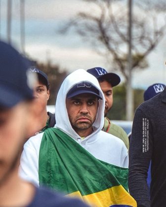 Aos 49 anos, o tetracampeão mundial decidiu encerrar sua carreira no boxe. (Imagem: reprodução instagram)