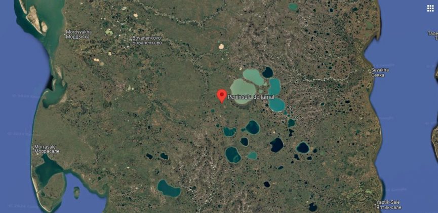 Um exemplo notável é a cratera formada na Península Yamal, na Rússia, em 2014 (Foto: Reprodução/Google Maps)