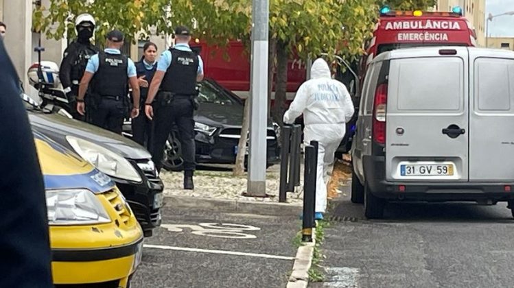 O crime ocorreu na barbearia “Granda Pente”, situada na rua Henrique Barrilaro Ruas, em Lisboa (Foto: Reprodução/Instagram)