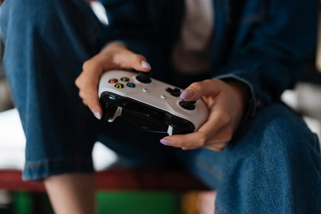 O estudo afirma que "a atratividade reduz o tempo que eles jogam videogame, e não o contrário" (Foto: Pexels)