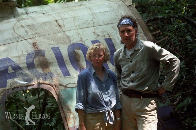 Juliane Koepcke refez o trajeto na selva amazônica peruana em um documentário lançado em 1998 pelo cineasta Werner Herzog (Foto: Reprodução/Instagram/@juliane_koepcke)