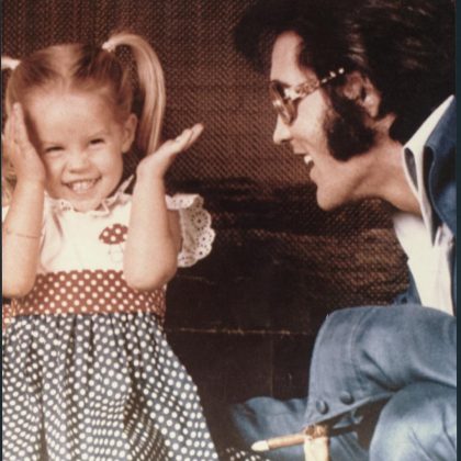 A revelação de Lisa Marie Presley, filha de Elvis Presley, foi feita em seu livro “From Here to the Great Unknown” (Foto: Reprodução/Instagram)