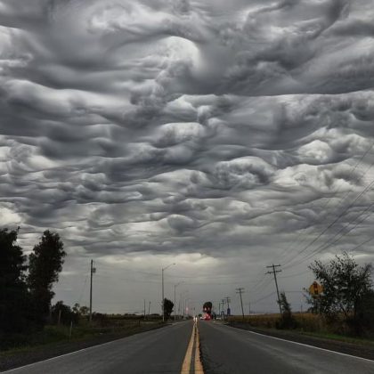 No caso, o que despertou a atenção foi a formação das nuvens, conhecida como Asperitas (Foto: Reprodução/Redes Sociais)