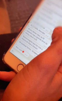 Mulher recebe convite de casamento do ex e é surpreendida com declaração de amor (Foto: Reprodução/TikTok)