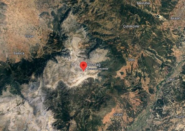 Eles encontraram esses potes no sopé das Montanhas Bozdağ (Foto: Reprodução/Google Maps)