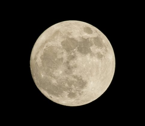 A maior superlua do ano acontece quando a Lua cheia está em seu ponto mais próximo da Terra, chamado perigeu (Foto: Pixabay)