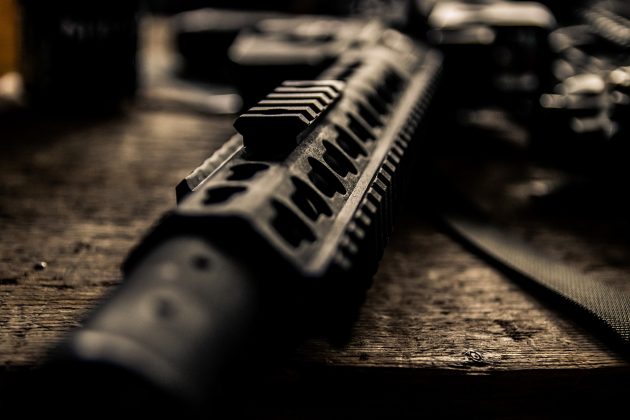 Mikhail Kalashnikov admitiu publicamente o arrependimento pelo instrumento. (Foto: Pexels)