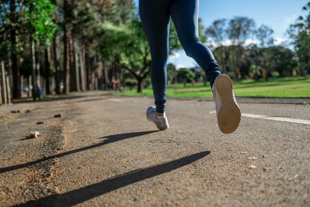 Um estudo revelou que mulheres transgênero são em torno de 20% mais fortes e possuem capacidade pulmonar 20% maior durante o exercício do que as figuras cisgênero com o mesmo nível esportivo. (Foto: Pexels)