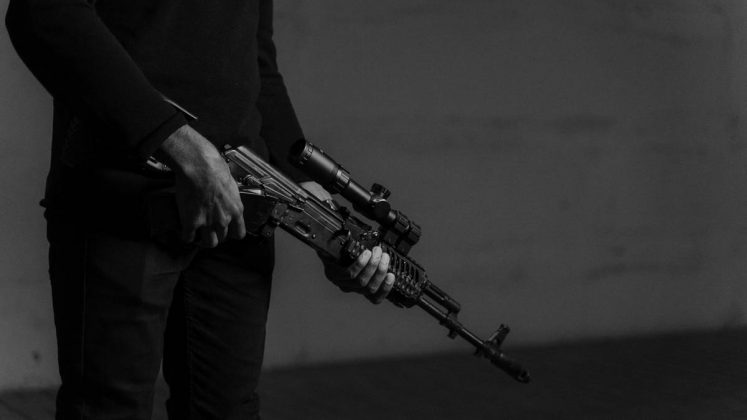 O AK-47 foi construído em 1947. (Foto: Pexels)