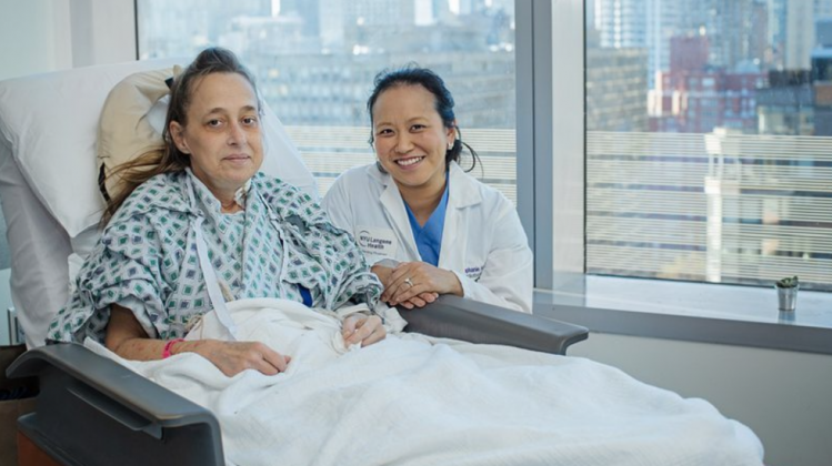 A técnica inovadora realizada por Chang envolveu pequenas incisões entre as costelas para remover os pulmões comprometidos e implantar os novos órgãos (Foto: Instagram)