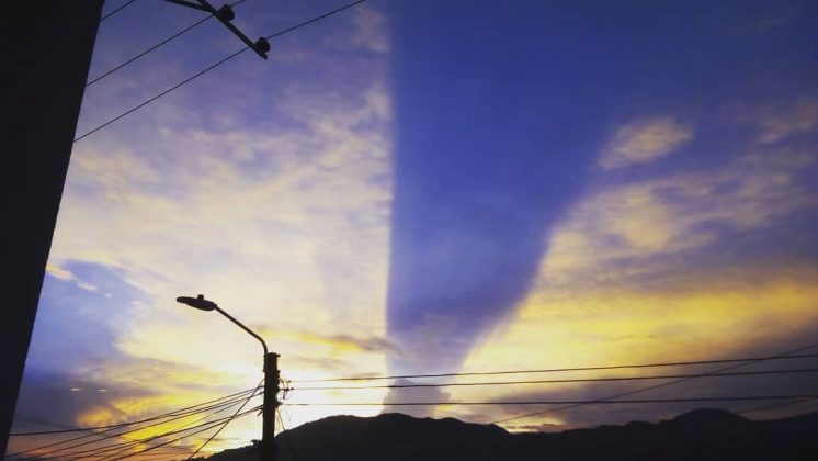 O céu deve estar limpo para que a luz ilumine diretamente a área. (Imagem: reprodução Instagram)