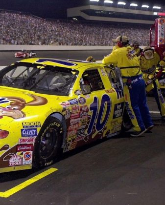 O carro decorado com a marca Nesquik tem uma história interessante. (Imagem: instagram)