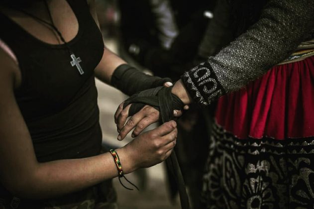 Ao final de cada luta, os participantes se abraçam, selando a paz. (Imagem: instagram)