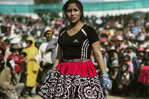 O Takanakuy é um festival peruano onde as pessoas se enfrentam em lutas. (Imagem: instagram)