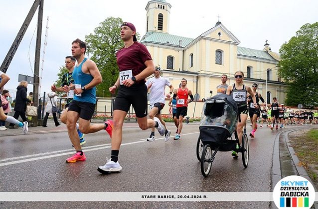 Para se preparar, ela treinou intensamente durante nove meses, correndo com Oleksander (Foto: Reprodução/Guinness World Records)