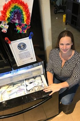 Alyse Ogletree quebrou seu próprio recorde de doação de leite materno, agora com 36 anos, tendo doado cerca de 2,7 mil litros (Foto: Guinness World Records)