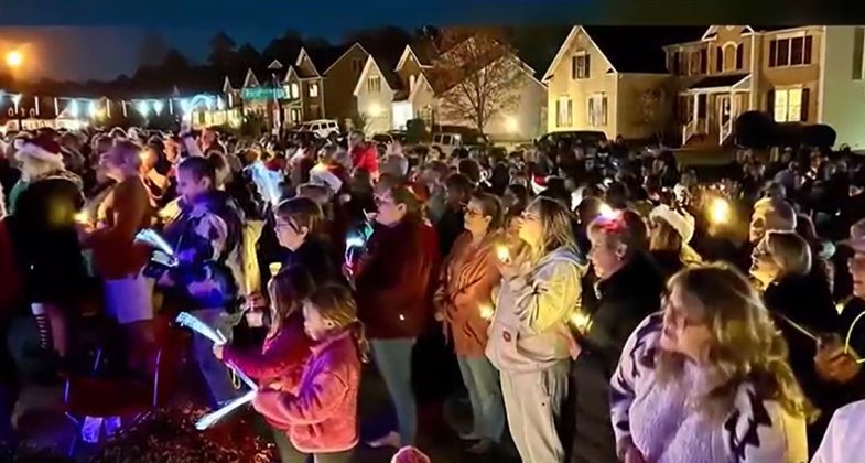 Em uma demonstração emocionante de solidariedade, a comunidade de Chesterfield, na Virgínia, celebrou o Natal com semanas de antecedência para Tracy Demeyer, que enfrenta a batalha contra a esclerose lateral amiotrófica (ELA (Foto: WWBT)