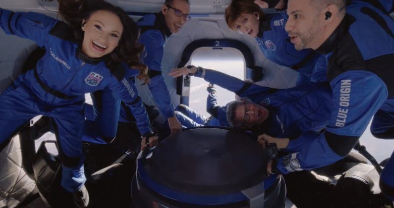 Eles participaram da missão NS-28 da Blue Origin, fundada por Jeff Bezos (Foto: Reprodução/Blue Origin)