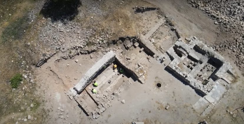 Arqueólogos encontraram um amuleto fascinante na antiga cidade de Adrianópolis, na Turquia (Foto: Reprodução/KBÜ MÍDIA)