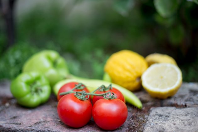 Além de agradar ao paladar, a nova variedade pode trazer vantagens à indústria alimentícia, reduzindo custos de processamento ao exigir menos matéria-prima para a produção de produtos como molhos e pastas (Foto: Unsplash)