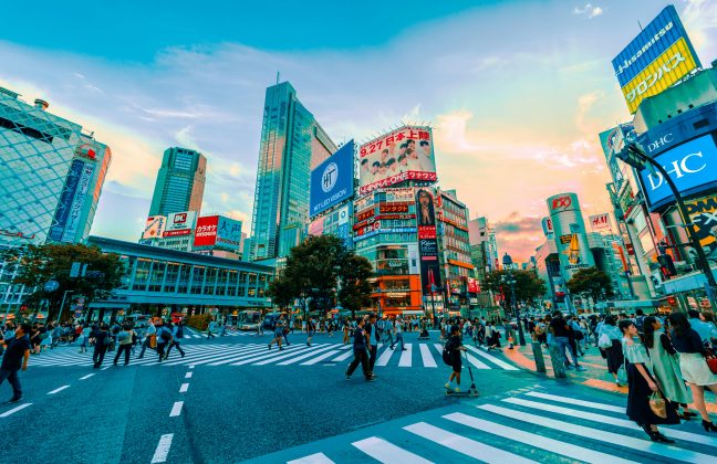 Um exemplo é o salão de beleza Hair Works Credo, no bairro de Setagaya, em Tóquio. O estabelecimento oferece três opções de interação (Foto: Unsplash)