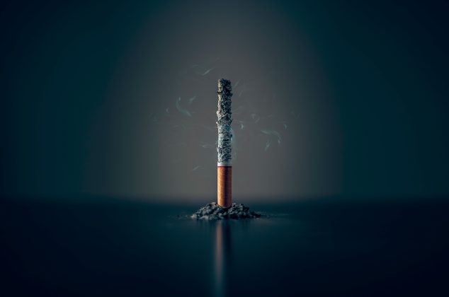 O estudo analisou dados de 185 países e aponta que, caso as atuais tendências de consumo de cigarro persistam, o câncer de pulmão continuará a ser uma das principais causas de morte no mundo (Foto: Unsplash)