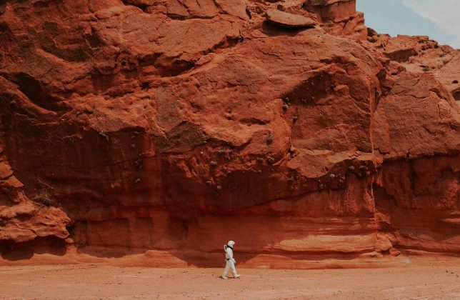 Novo estudo aponta que o planeta vermelho pode ter oferecido condições favoráveis à vida há bilhões de anos (Foto: Unsplash)