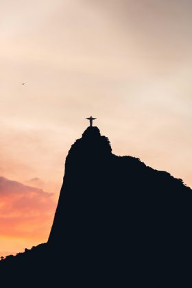 O Cristo Redentor, situado no Rio de Janeiro, é responsável pela atração de centenas de milhares de turistas do Brasil e do mundo anualmente. (Foto: Pexels)