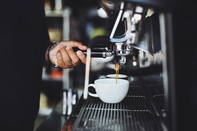 Em uma nova constatação, foi apontado que o colesterol pode ser ocasionado pelo consumo em excesso do café. (Foto: Pexels)