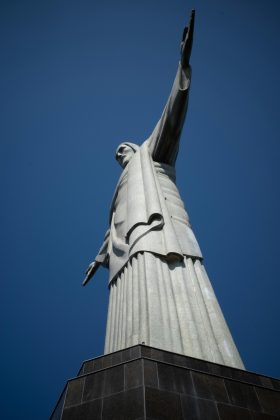 Todavia, mesmo com toda sua importância, o maior monumento de Cristo do mundo não é o brasileiro. (Foto: Pexels)