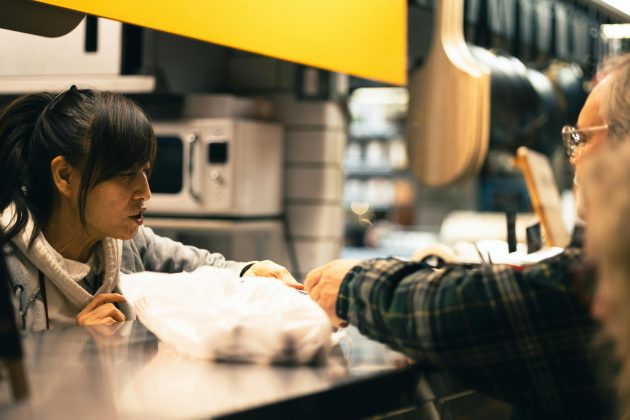 Estudo aponta prejuízo com cobrança por sacolinhas nos mercados (Foto: Pexels)