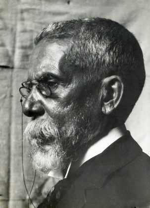 O legado do escritor brasileiro segue conquistando leitores ao redor do mundo com poemas que celebram sua obra (Foto: Instagram)