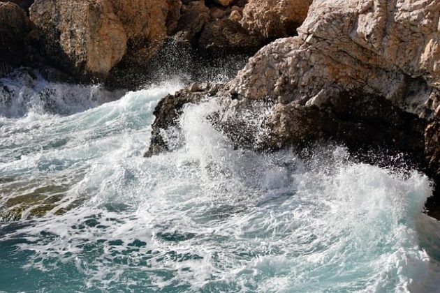 As águas do Oceano Antártico são conhecidas por suas temperaturas geladas e correntes poderosas. (Imagem: pixabay)