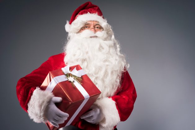 O Natal é uma tradição que atravessa séculos. No entanto, a imagem do Papai Noel, como a conhecemos hoje, é recente. Ela começou a se popularizar apenas na década de 1930 (Foto: Freepik)