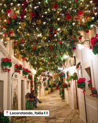 "Em Grindelwald, os Alpes suíços criam o cenário perfeito para um Natal de conto de fadas." (Imagem: reprodução Instagram)